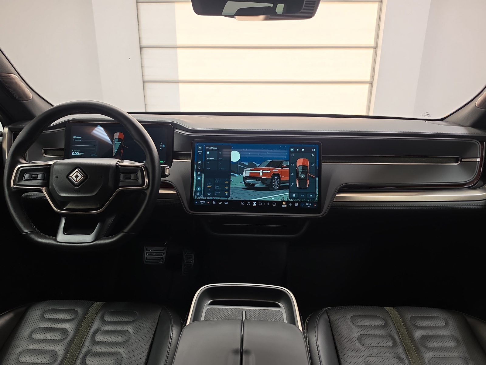 Used 2025 Rivian R1S Adventure Dual AWD/4WD image 27