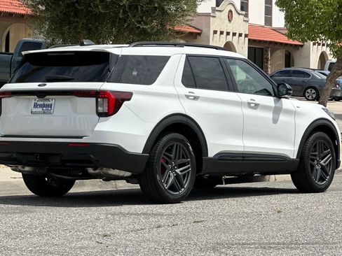 New 2026 Ford Explorer ST-Line w/ ST-Line Street Pack RWD image 4