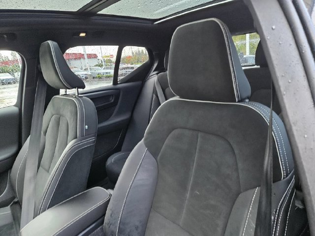 Used 2023 Volvo XC40 P8 Recharge Ultimate AWD/4WD image 18