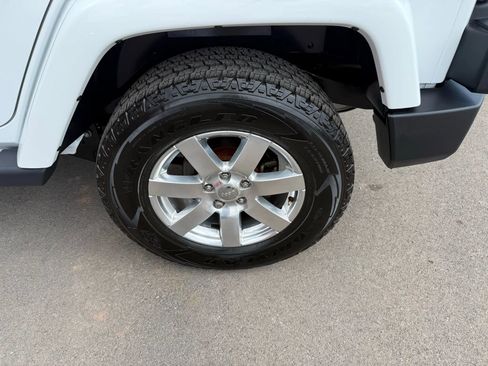 Used 2017 Jeep Wrangler Unlimited Sahara w/ Max Tow Package AWD/4WD image 18