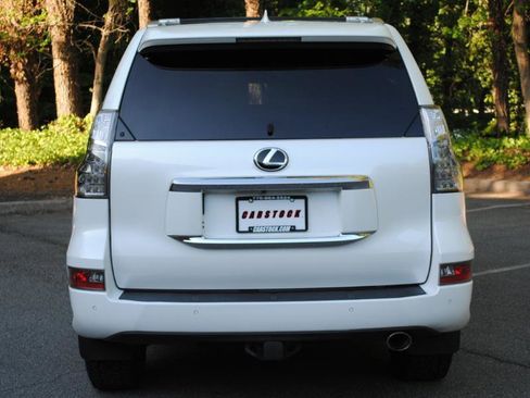 Used 2016 Lexus GX 460 Luxury w/ Preferred Accessory Package image 18