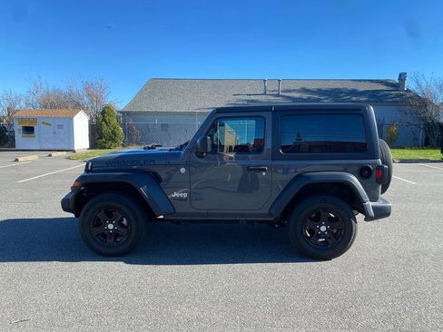 Used 2019 Jeep Wrangler Sport image 9