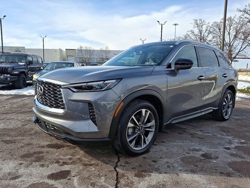 Certified 2025 INFINITI QX60 Luxe image 3