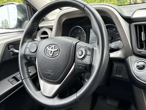Used 2018 Toyota RAV4 XLE w/ Plus Extra Value Package AWD/4WD image 11