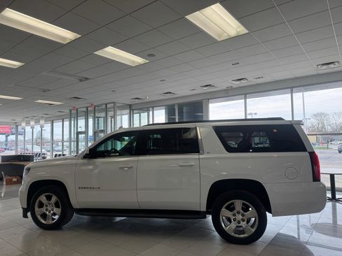 Used 2020 Chevrolet Suburban LT image 4