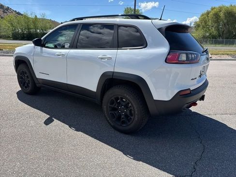 Used 2022 Jeep Cherokee Trailhawk w/ Premium Leather Package AWD/4WD image 4