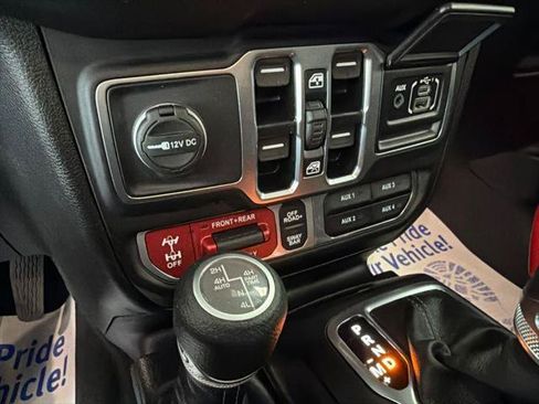 Certified 2025 Jeep Wrangler Unlimited Rubicon 4xe w/ Convenience Group AWD/4WD image 15