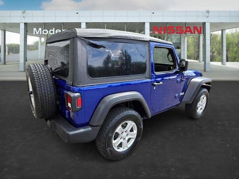 Used 2019 Jeep Wrangler Sport image 5