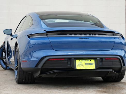 Used 2021 Porsche Taycan RWD image 6