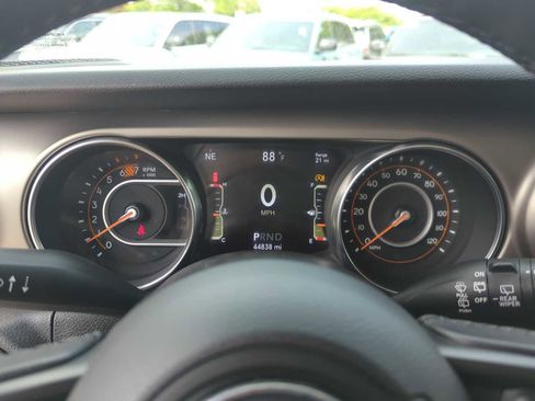 Used 2021 Jeep Wrangler Unlimited Sport AWD/4WD image 17