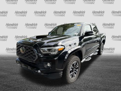 Used 2022 Toyota Tacoma TRD Sport w/ TRD Premium Sport Package AWD/4WD image 5