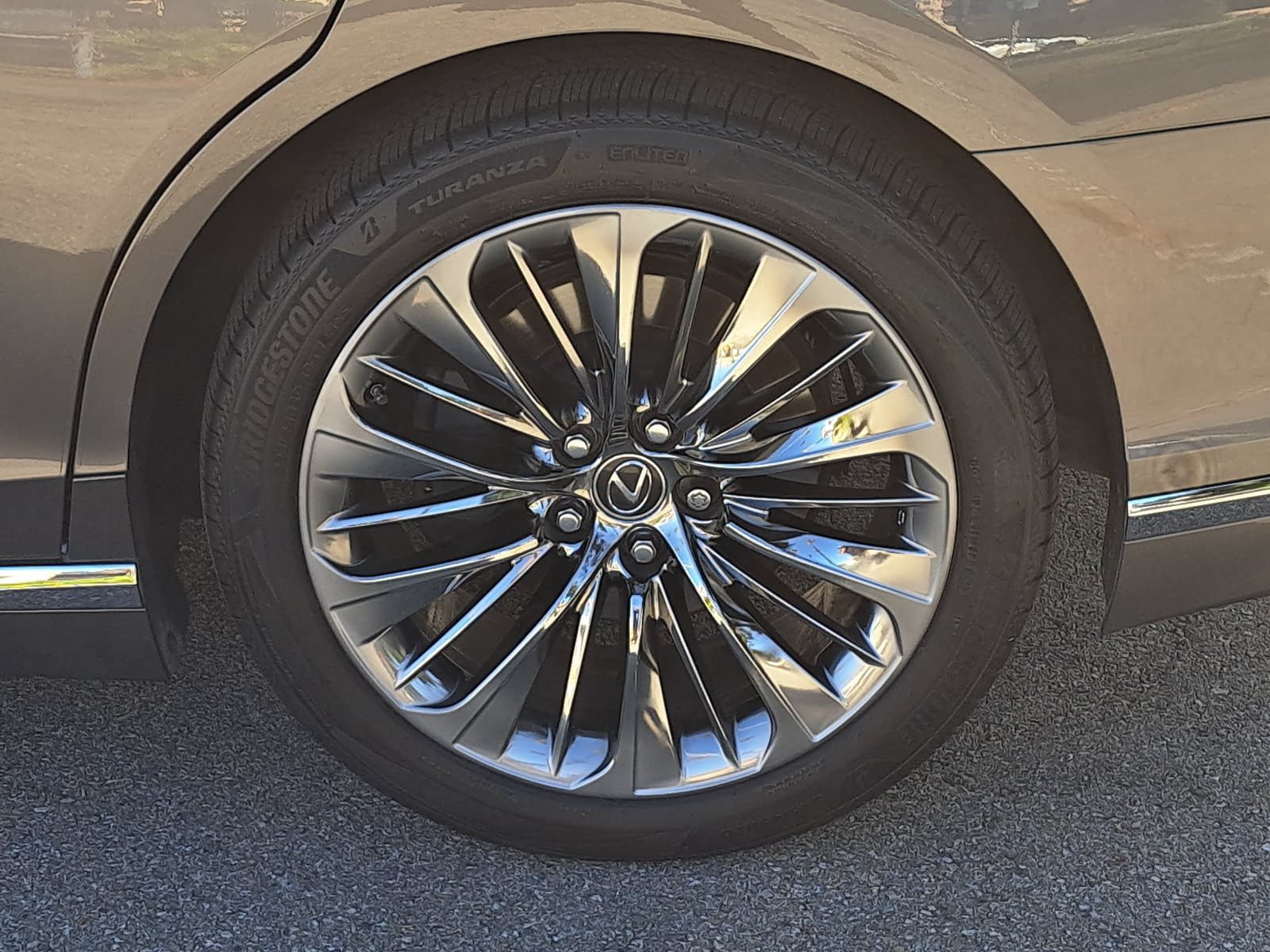 Used 2023 Lexus LS 500 w/ Interior Upgrade Package RWD image 37