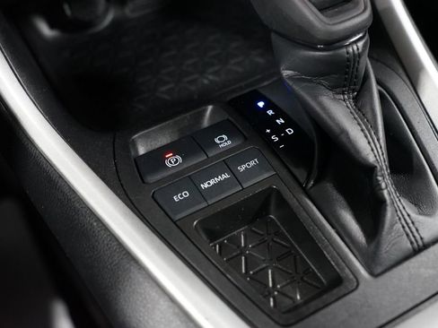 Certified 2024 Toyota RAV4 XLE image 22