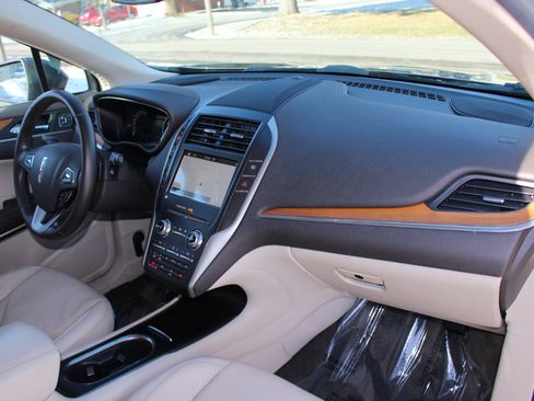 Used 2017 Lincoln MKC Select w/ Select Plus Package image 40