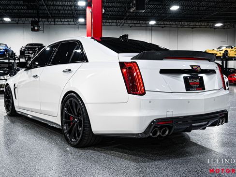 Used 2018 Cadillac CTS V w/ Carbon Fiber Package RWD image 3