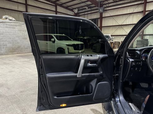 Used 2017 Toyota 4Runner Limited image 9