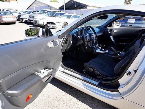 Used 2006 Nissan 350Z Base 2dr Coupe w/ (N93) Cargo Convenience Pkg image 31