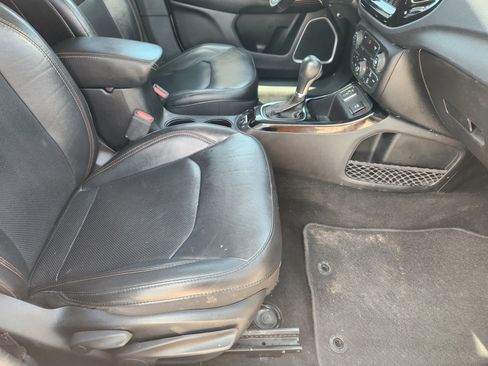 Used 2019 Jeep Compass Limited FWD image 14