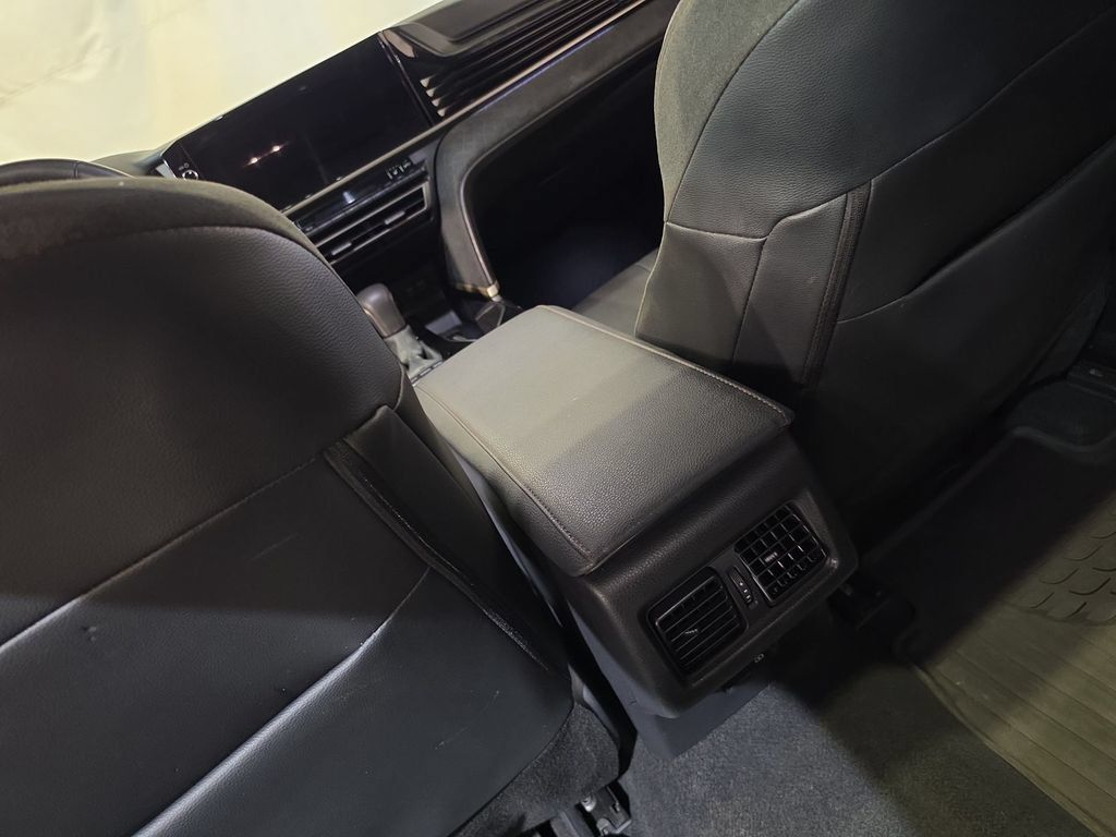 Used 2025 Toyota Camry XLE FWD image 23