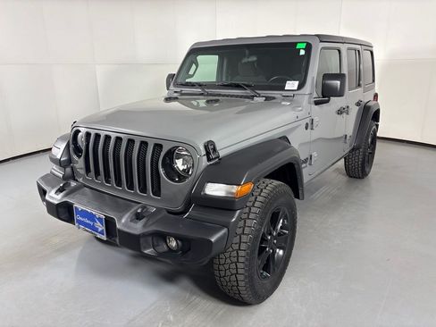 Used 2022 Jeep Wrangler Unlimited Sport AWD/4WD image 4