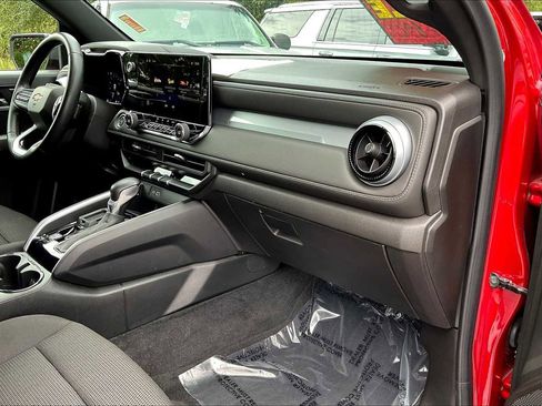 Used 2024 Chevrolet Colorado LT w/ LT Convenience Package image 15