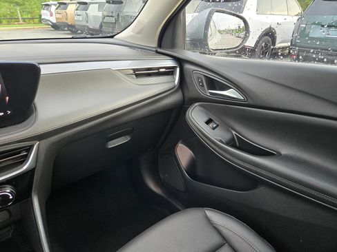 Used 2024 Buick Encore GX Sport Touring FWD image 11