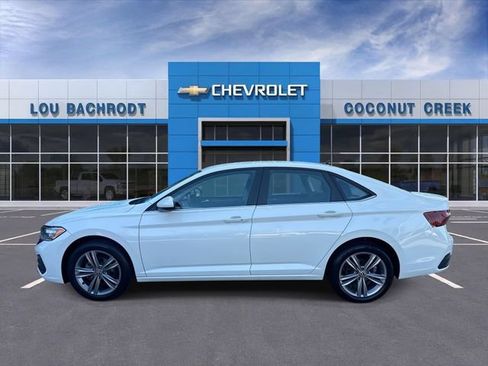 Used 2024 Volkswagen Jetta SE FWD image 5