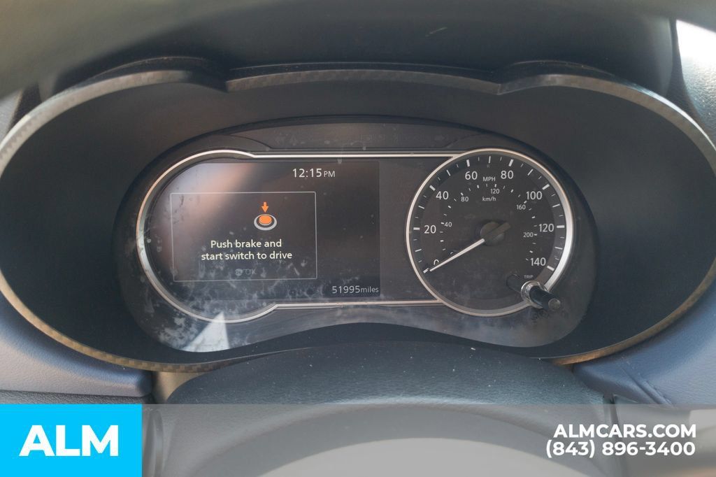 Used 2024 Nissan Versa SV FWD image 8