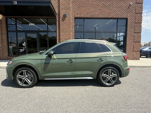 Used 2022 Audi Q5 e Premium Plus AWD/4WD image 3