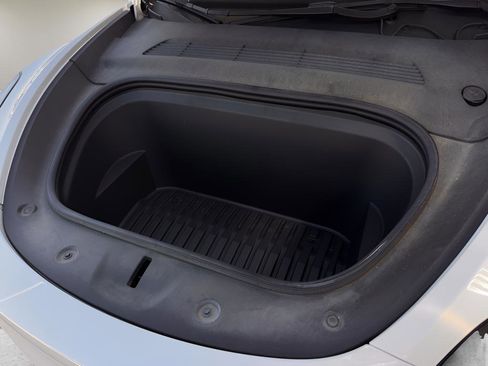 Used 2021 Tesla Model Y Long Range image 24