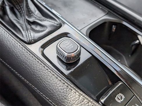 Used 2022 Volvo XC90 T5 Momentum w/ Climate Package image 22