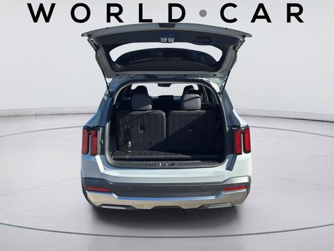 Certified 2025 Kia Sorento S image 36