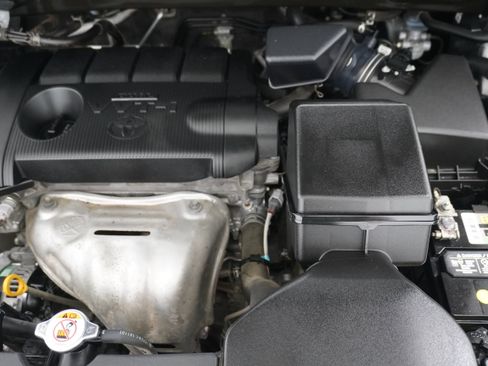 Used 2019 Toyota Highlander LE FWD image 30