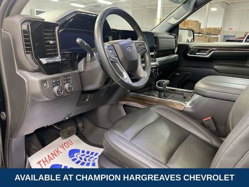 Used 2024 Chevrolet Silverado 1500 LT Trail Boss w/ LT Trail Boss Premium Package AWD/4WD image 13