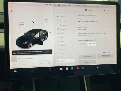 Used 2019 Tesla Model 3 Standard Range image 13