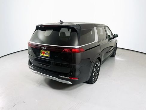 Used 2024 Kia Carnival EX FWD image 9