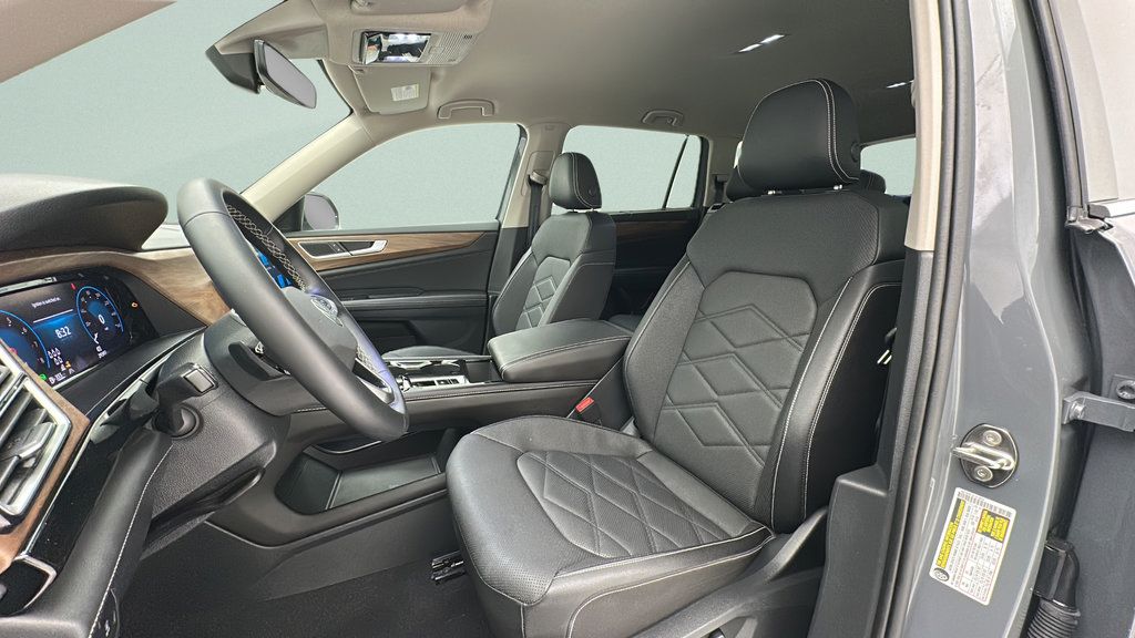 Used 2025 Volkswagen Atlas SE AWD/4WD image 13