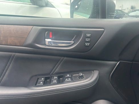Used 2018 Subaru Outback 2.5i Limited image 18
