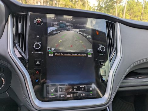 Used 2025 Subaru Outback Onyx Edition XT w/ Popular Package #2 image 17