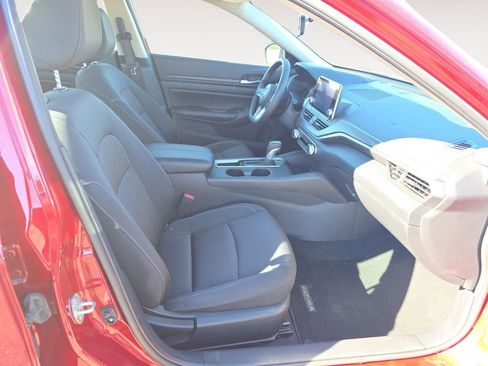 Used 2025 Nissan Altima 2.5 SV image 15