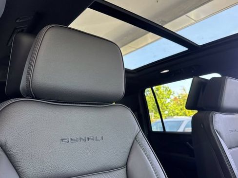 Used 2026 GMC Yukon XL Denali w/ Denali Reserve Package AWD/4WD image 18