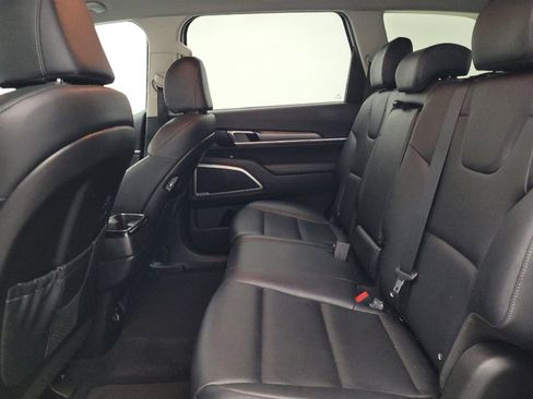Used 2022 Kia Telluride LX image 18