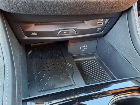 New 2026 Chrysler Pacifica Pinnacle image 8