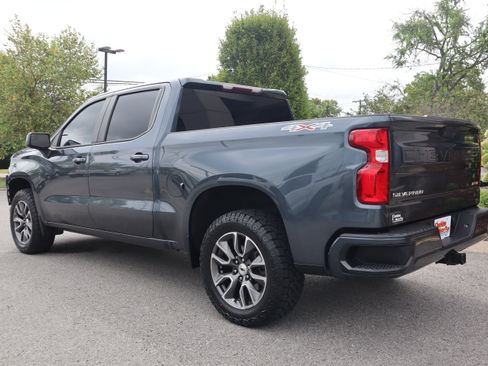 Used 2020 Chevrolet Silverado 1500 RST w/ RST Value Package AWD/4WD image 9