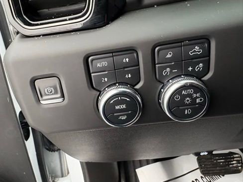 Used 2024 GMC Sierra 3500 AT4 w/ AT4 Premium Plus Package image 11
