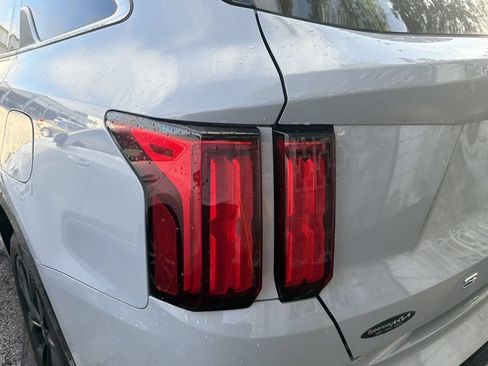 Used 2022 Kia Sorento SX FWD image 9