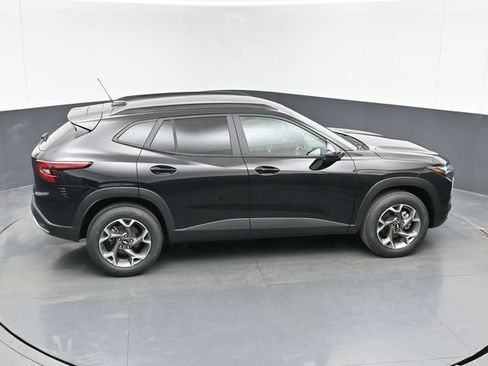 Used 2026 Chevrolet Trax LT w/ Driver Confidence Package FWD image 40