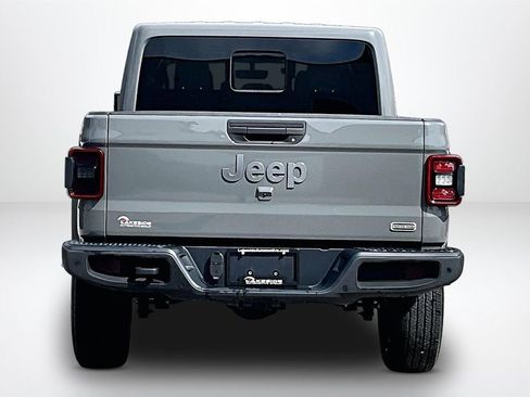 Used 2022 Jeep Gladiator Overland w/ Cold Weather Group AWD/4WD image 6