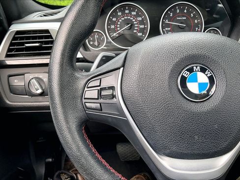 Used 2016 BMW 328i xDrive Sedan AWD/4WD image 17