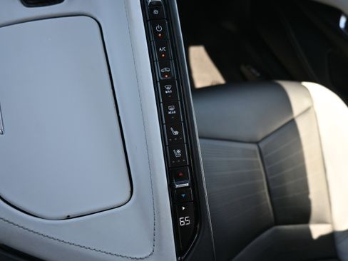 Used 2022 Chevrolet Corvette Stingray Premium Conv w/ Z51 Performance Package image 20